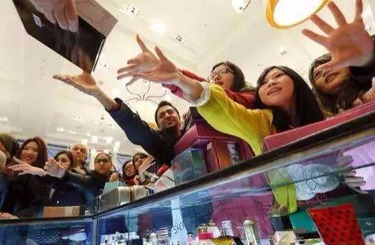 黄片操女生的中国人依然爱赴日旅游 消费已由爆买转向网购
